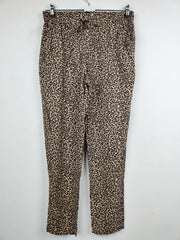 Buy online pre-used pre-loved 100% authentic & Original branded New Look (T-375) available in Pakistan. Top international brands avilable.