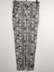 Buy online pre-used pre-loved 100% authentic & Original branded Next (T-377) available in Pakistan. Top international brands avilable.