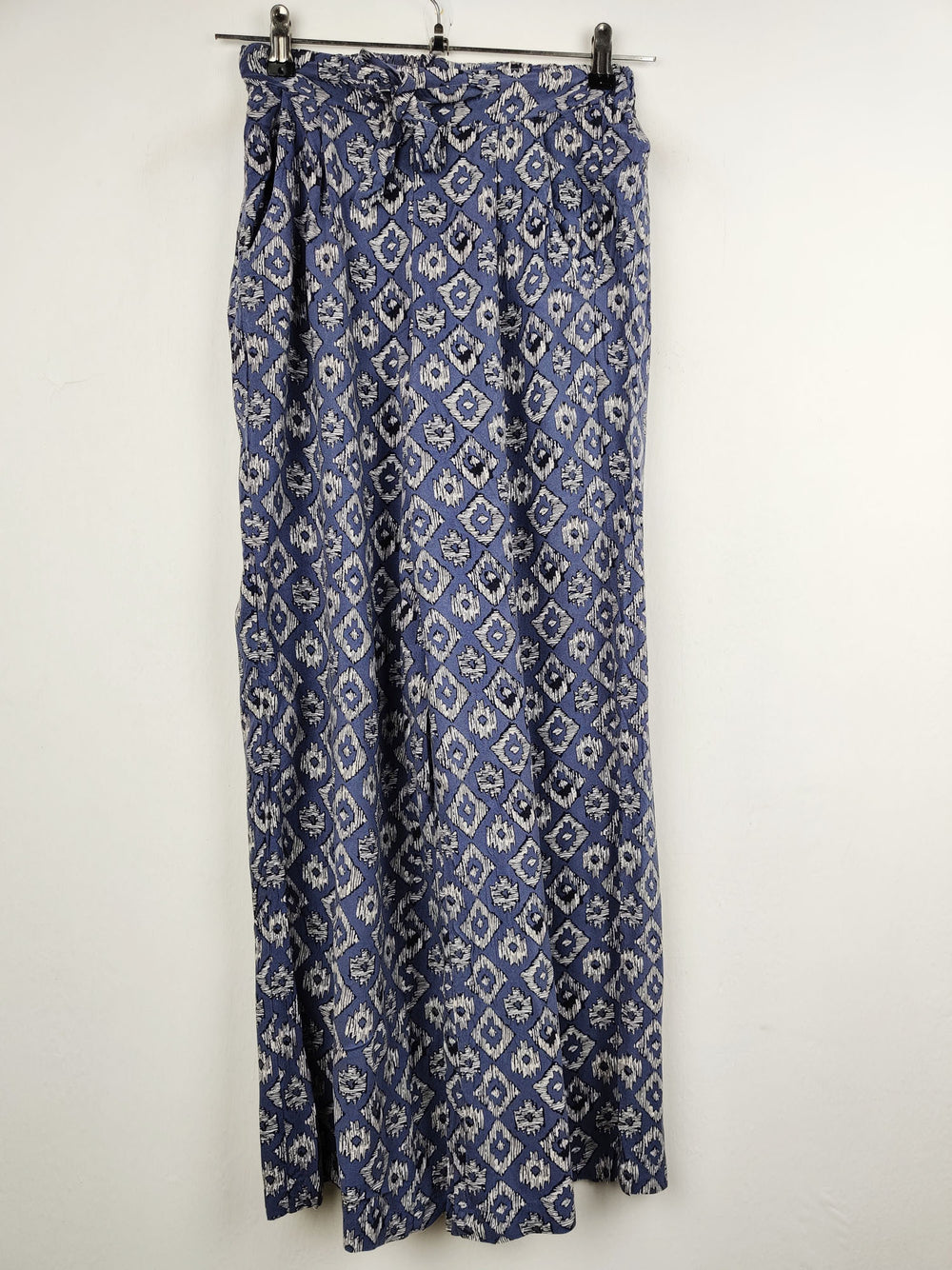 Buy online pre-used pre-loved 100% authentic & Original branded Primark (T-380) available in Pakistan. Top international brands avilable.