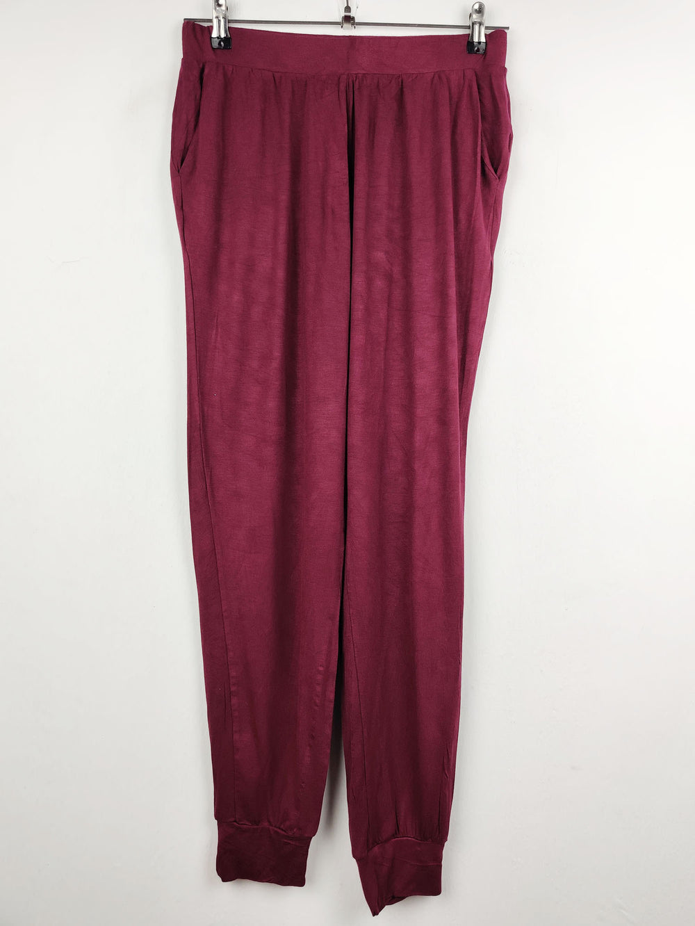 Buy online pre-used pre-loved 100% authentic & Original branded Amazon Essentials (T-391) available in Pakistan. Top international brands avilable.