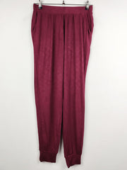 Buy online pre-used pre-loved 100% authentic & Original branded Amazon Essentials (T-391) available in Pakistan. Top international brands avilable.