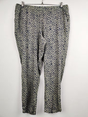 Buy online pre-used pre-loved 100% authentic & Original branded Marks & Spencer (T-401) available in Pakistan. Top international brands avilable.