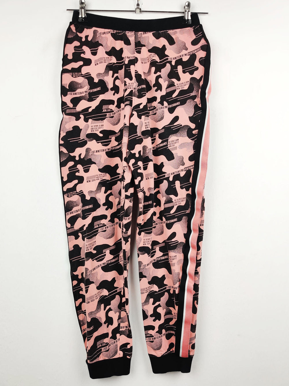 Buy online pre-used pre-loved 100% authentic & Original branded Next (T-452) available in Pakistan. Top international brands avilable.