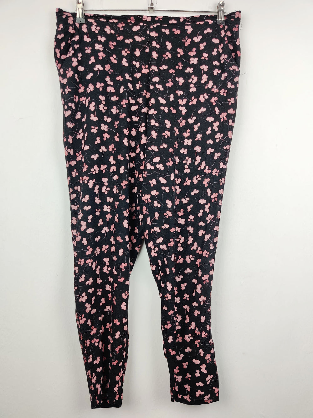 Buy online pre-used pre-loved 100% authentic & Original branded Next (T-453) available in Pakistan. Top international brands avilable.