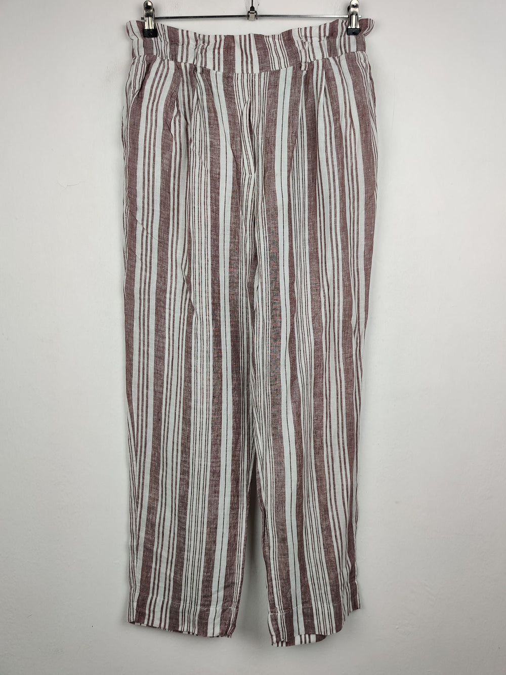 Buy online pre-used pre-loved 100% authentic & Original branded H&M (T-466) available in Pakistan. Top international brands avilable.