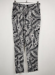 Buy online pre-used pre-loved 100% authentic & Original branded Peacocks (T-470) available in Pakistan. Top international brands avilable.