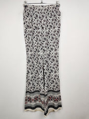 Buy online pre-used pre-loved 100% authentic & Original branded H&M (T-483) available in Pakistan. Top international brands avilable.