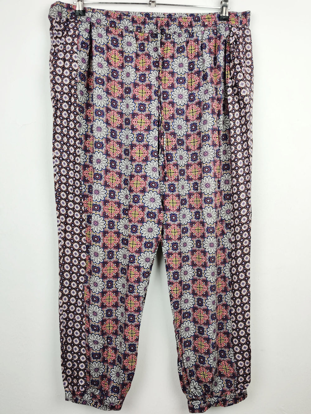 Buy online pre-used pre-loved 100% authentic & Original branded Tu (T-512) available in Pakistan. Top international brands avilable.