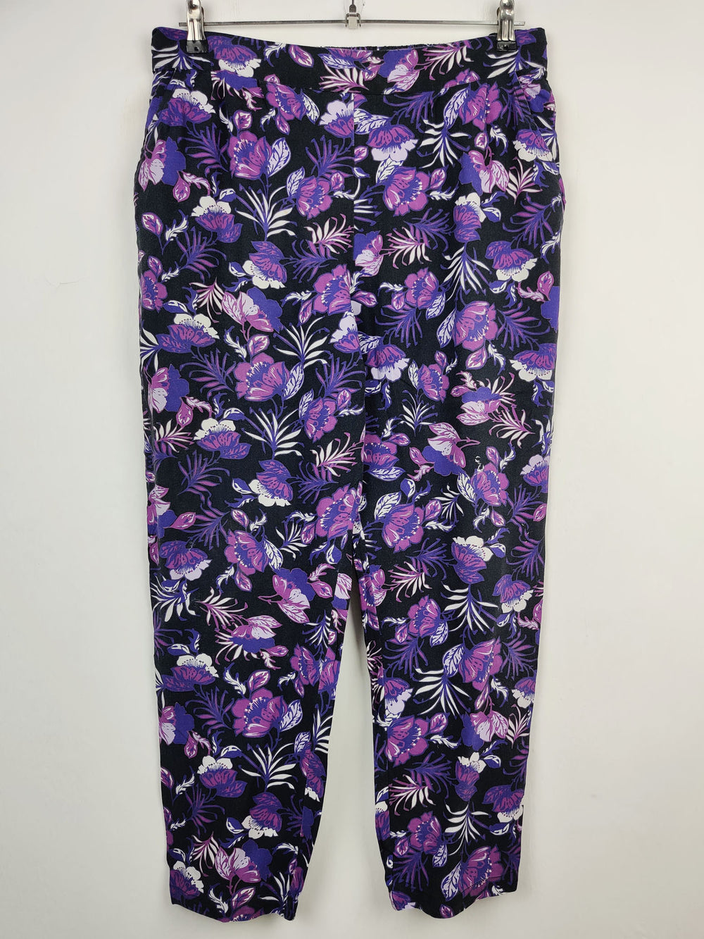 Buy online pre-used pre-loved 100% authentic & Original branded M&Co (T-523) available in Pakistan. Top international brands avilable.