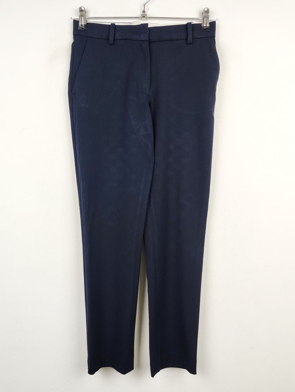 Buy online pre-used pre-loved 100% authentic & Original branded H&M (T-527) available in Pakistan. Top international brands avilable.