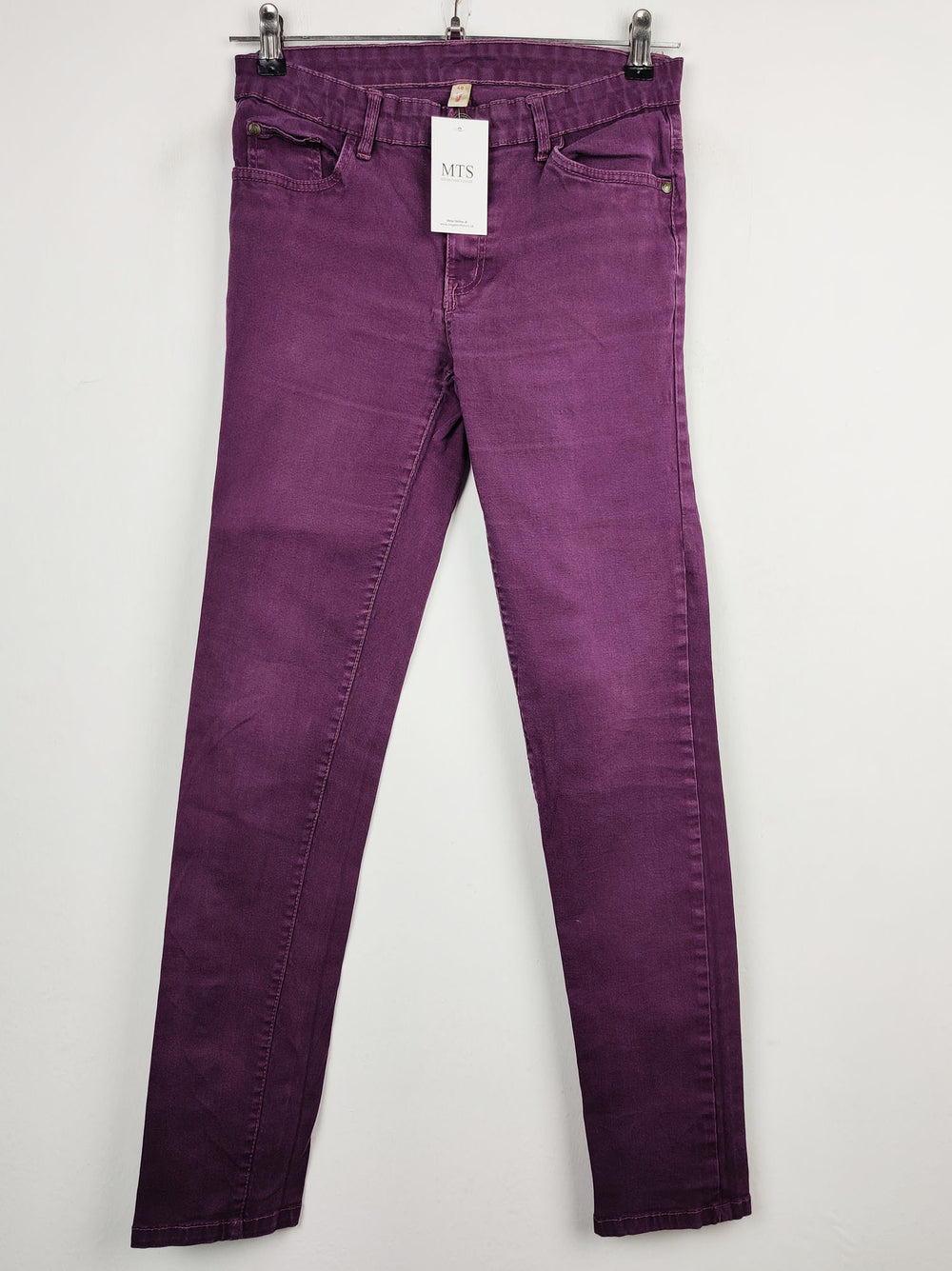 Buy online pre-used pre-loved 100% authentic & Original branded Mana (T-557) available in Pakistan. Top international brands avilable.