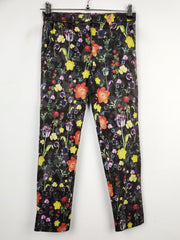 Buy online pre-used pre-loved 100% authentic & Original branded H&M (T-575) available in Pakistan. Top international brands avilable.