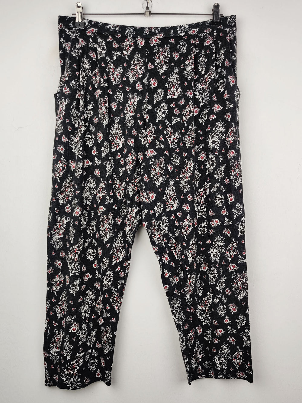 Buy online pre-used pre-loved 100% authentic & Original branded M&Co (T-614) available in Pakistan. Top international brands avilable.