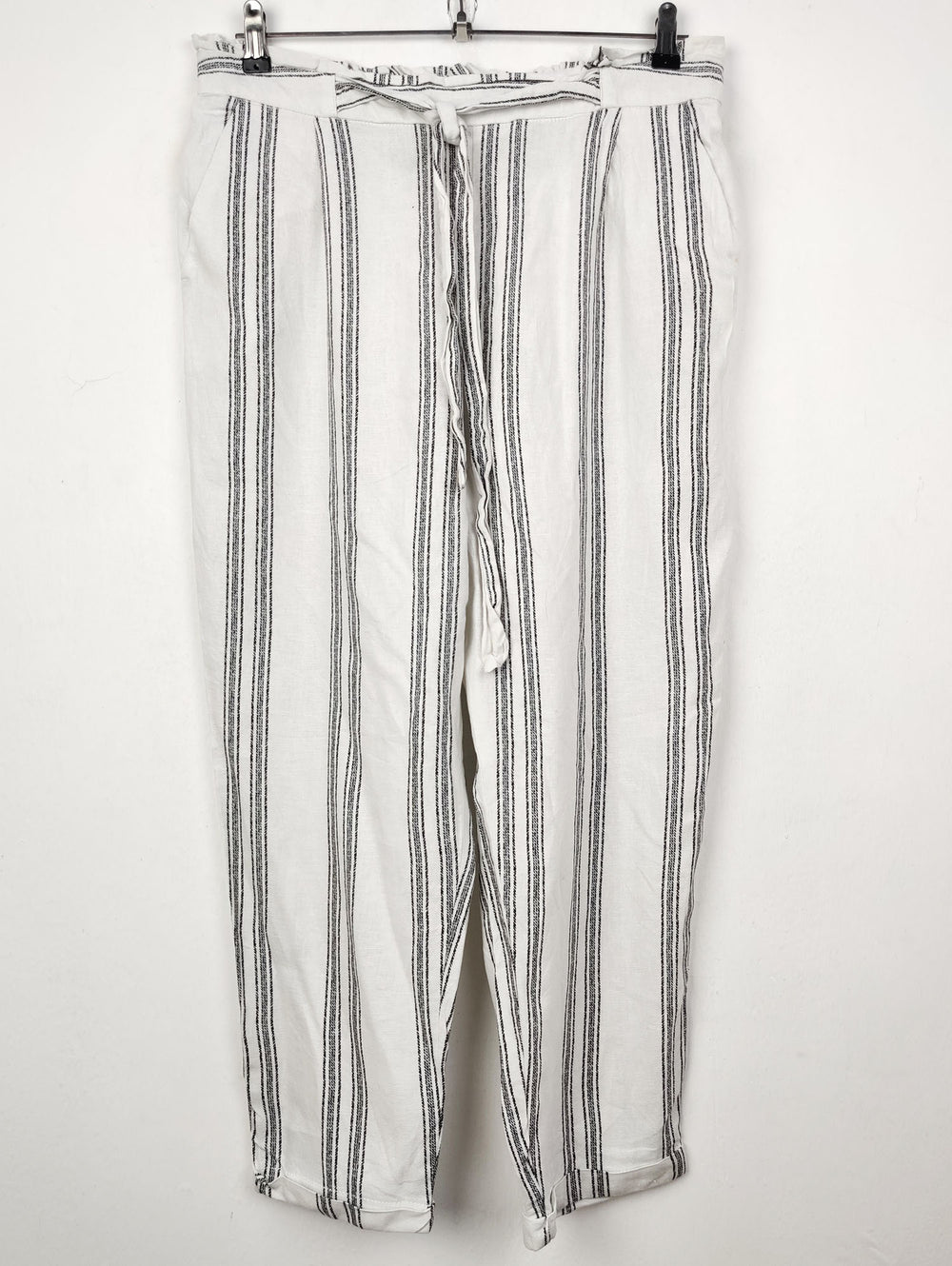 Buy online pre-used pre-loved 100% authentic & Original branded F&F (T-644) available in Pakistan. Top international brands avilable.