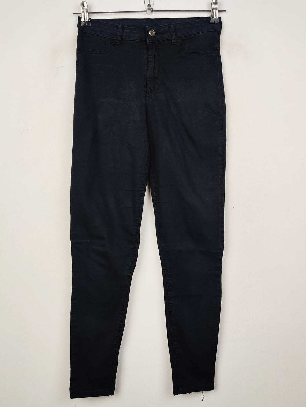 Buy online pre-used pre-loved 100% authentic & Original branded Defacto (T-672) available in Pakistan. Top international brands avilable.