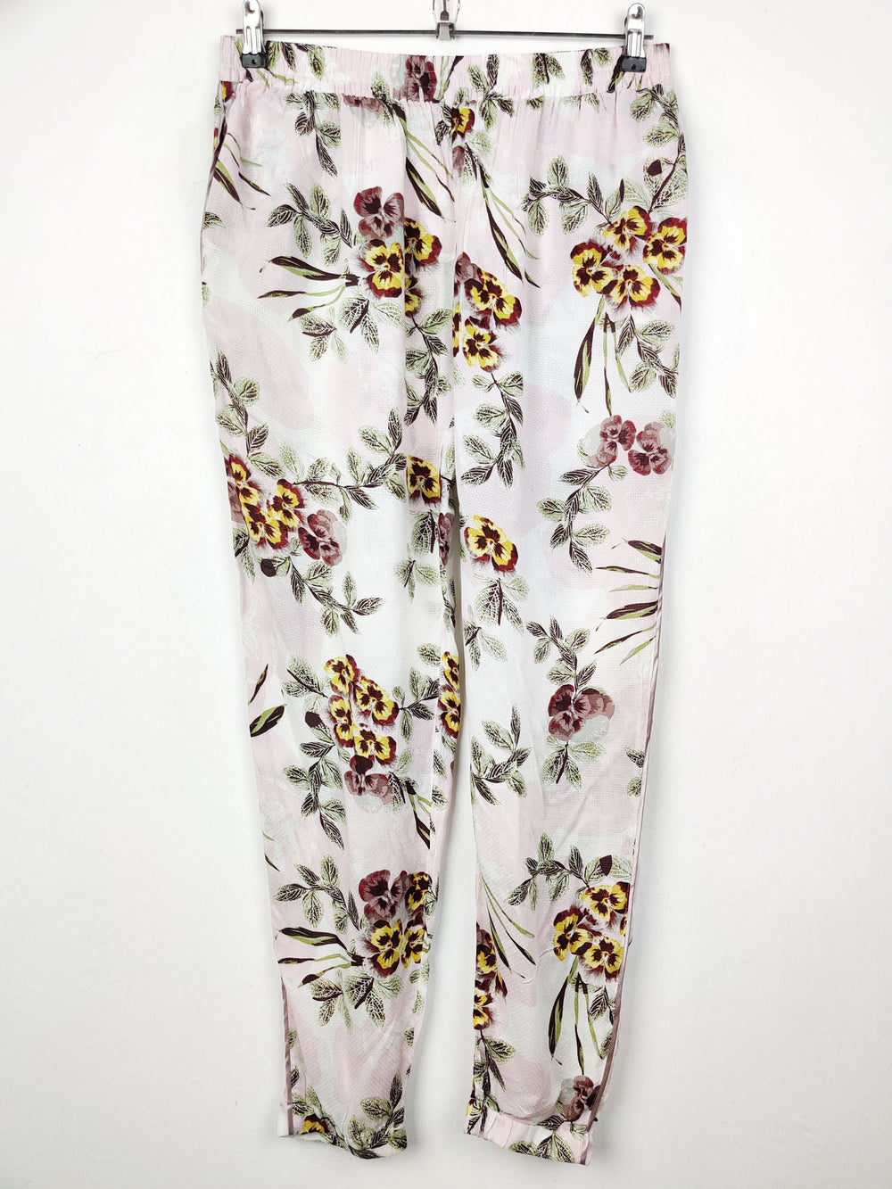 Buy online pre-used pre-loved 100% authentic & Original branded Next (T-704) available in Pakistan. Top international brands avilable.