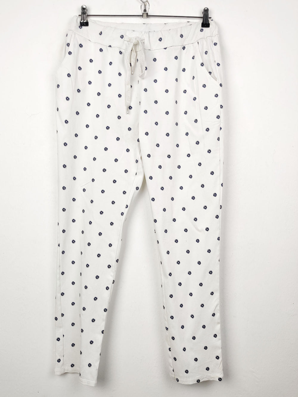 Buy online pre-used pre-loved 100% authentic & Original branded Unknown Brand (T-708) available in Pakistan. Top international brands avilable.