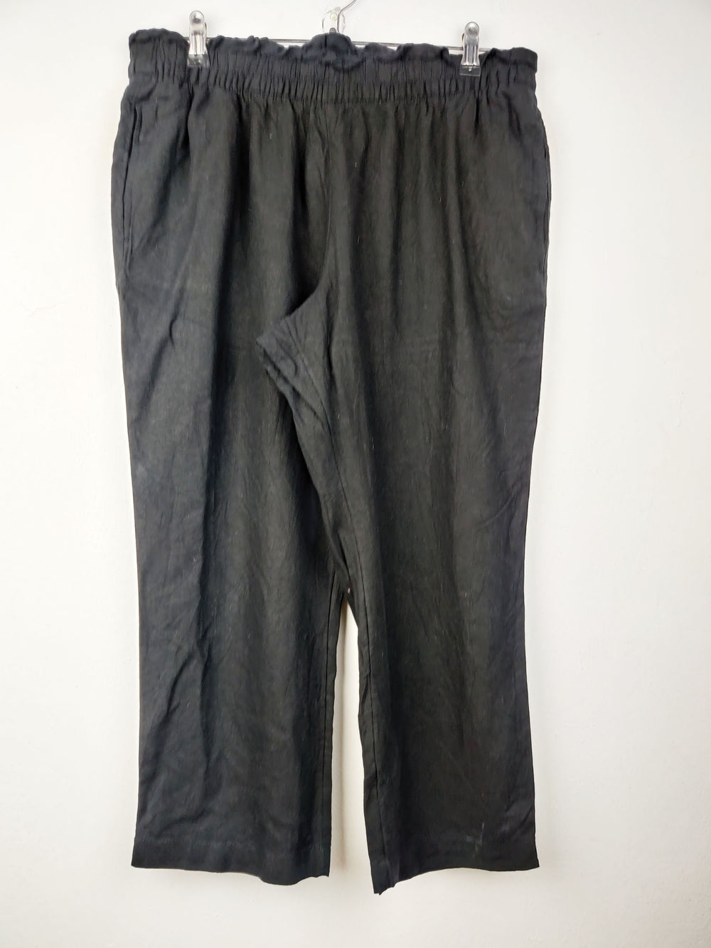 Buy online pre-used pre-loved 100% authentic & Original branded F&F (T-746) available in Pakistan. Top international brands avilable.