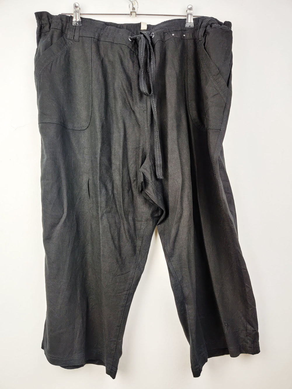 Buy online pre-used pre-loved 100% authentic & Original branded Unknown Brand (T-756) available in Pakistan. Top international brands avilable.