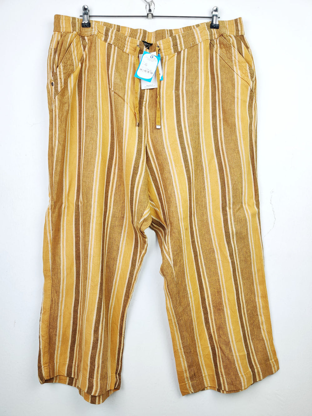 Buy online pre-used pre-loved 100% authentic & Original branded Bonmarche (T-808) available in Pakistan. Top international brands avilable.