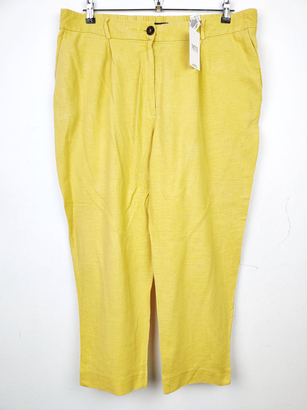 Buy online pre-used pre-loved 100% authentic & Original branded Marks & Spencer (T-843) available in Pakistan. Top international brands avilable.