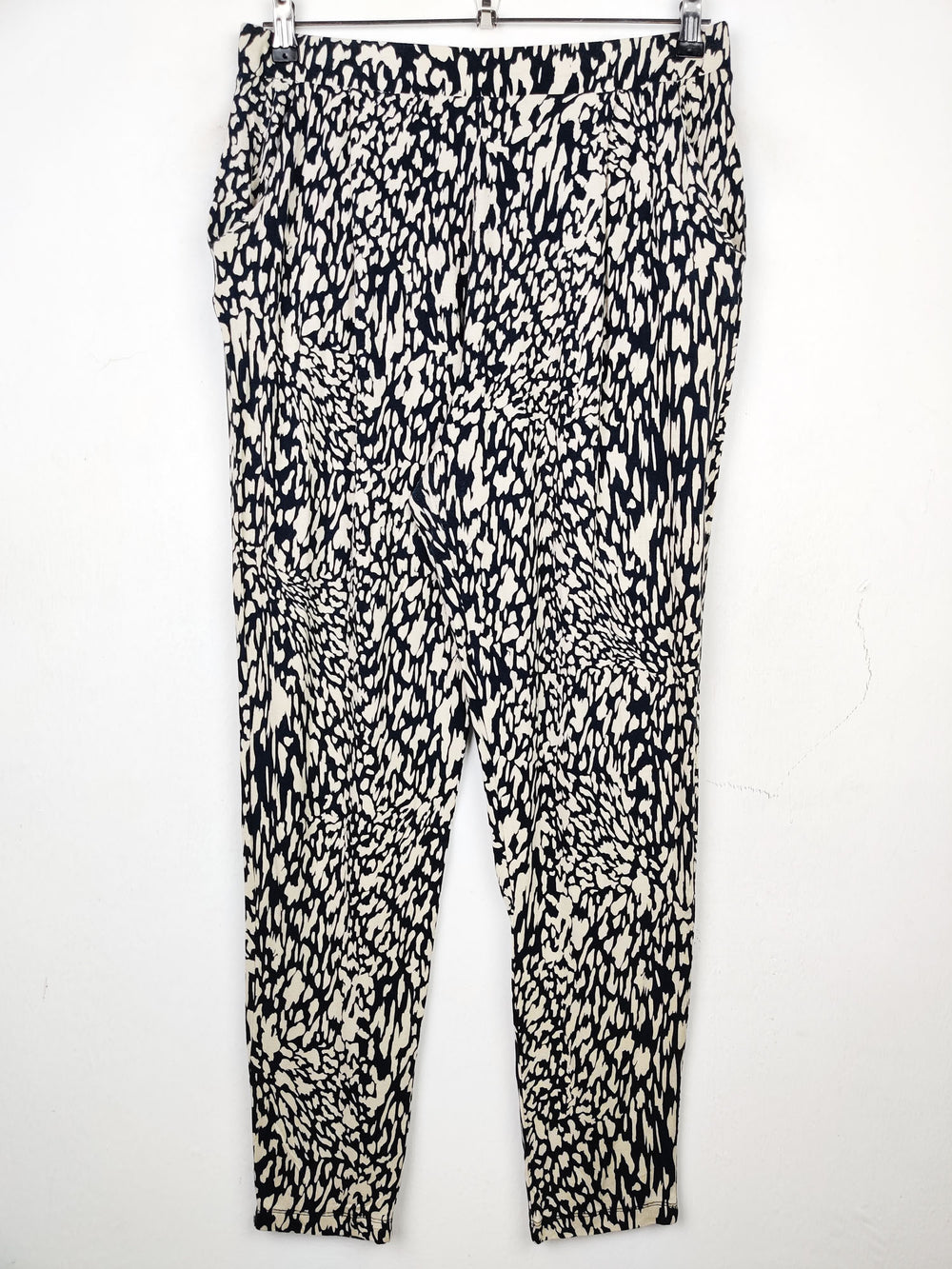 Buy online pre-used pre-loved 100% authentic & Original branded F&F (T-846) available in Pakistan. Top international brands avilable.