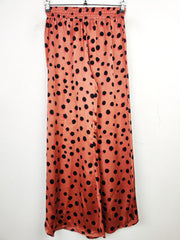 Buy online pre-used pre-loved 100% authentic & Original branded Pretty (T-940) available in Pakistan. Top international brands avilable.