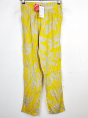 Buy online pre-used pre-loved 100% authentic & Original branded H&M (T-957) available in Pakistan. Top international brands avilable.