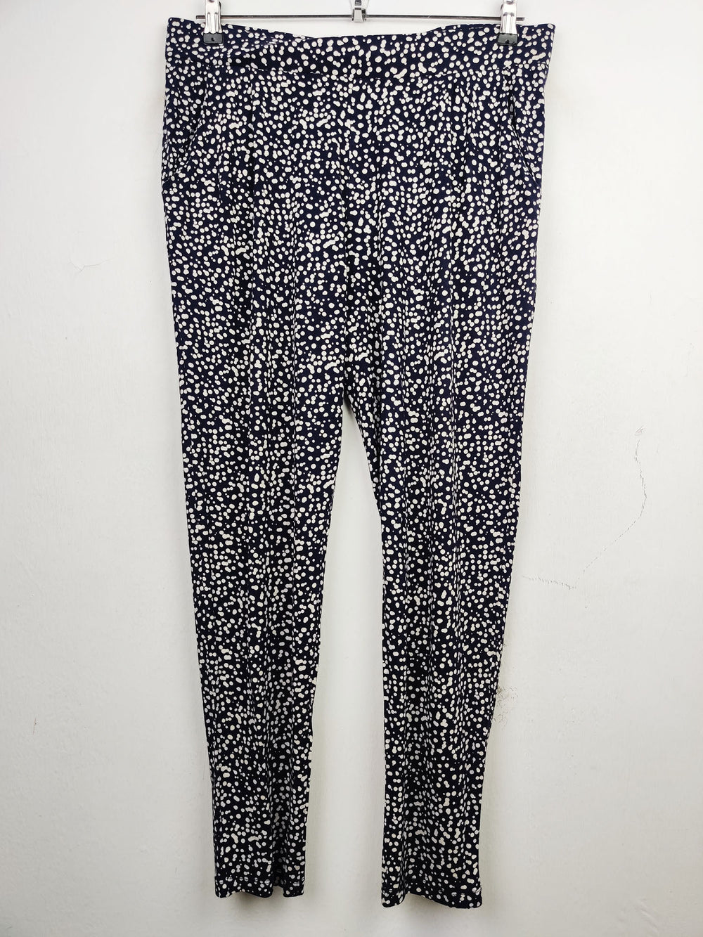 Buy online pre-used pre-loved 100% authentic & Original branded Marks & Spencer (T-986) available in Pakistan. Top international brands avilable.