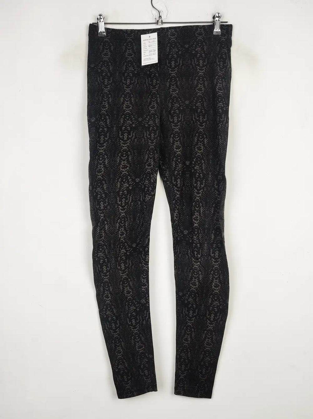 Buy online pre-used pre-loved 100% authentic & Original branded Marks & Spencer (TL-116) available in Pakistan. Top international brands avilable.