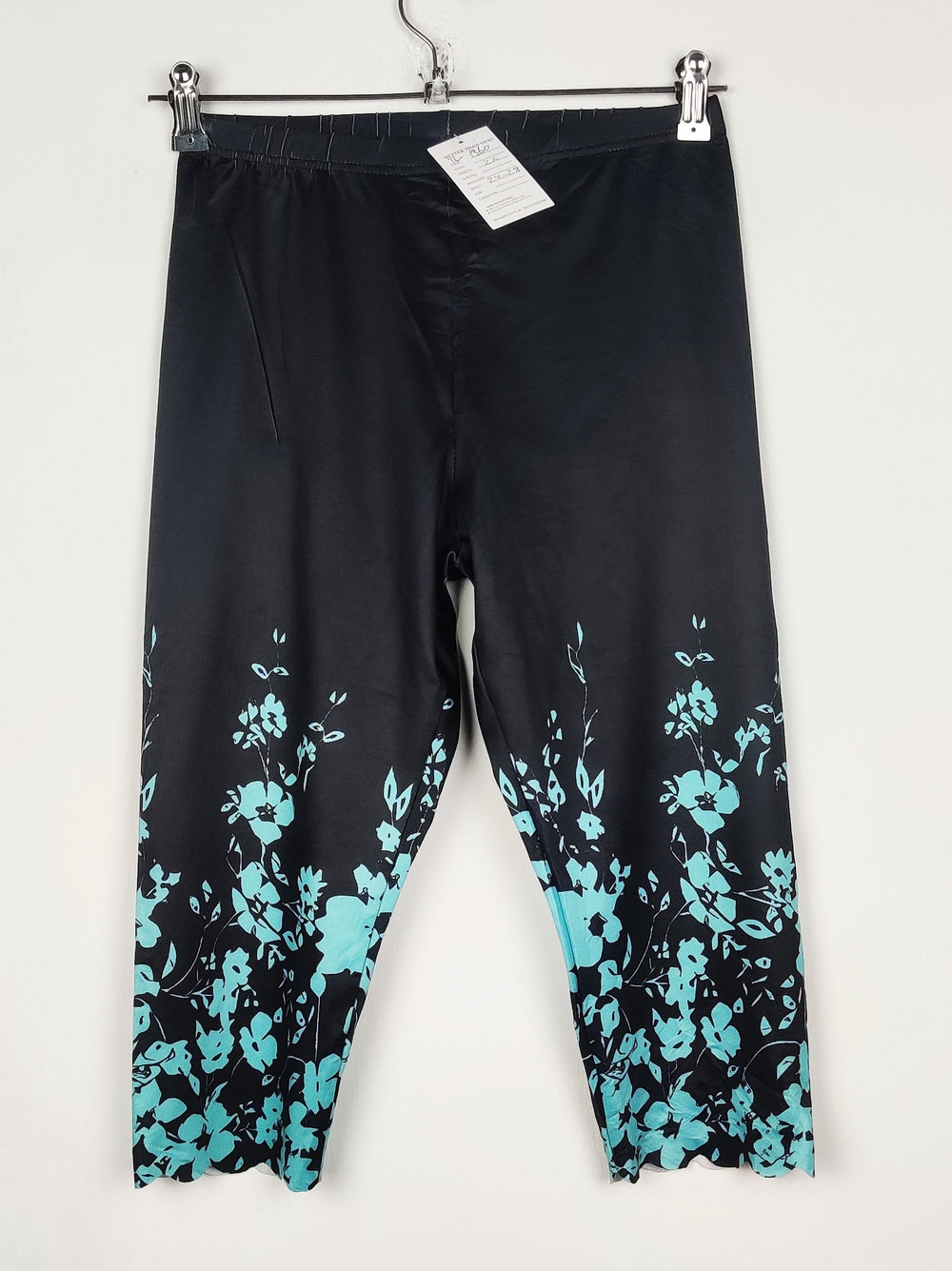 Buy online pre-used pre-loved 100% authentic & Original branded Unknown Brand (TL-1360) available in Pakistan. Top international brands avilable.