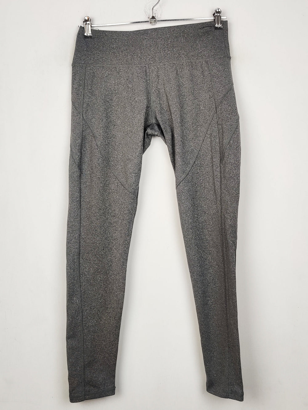 Buy online pre-used pre-loved 100% authentic & Original branded Unknown Brand (TL-1442) available in Pakistan. Top international brands avilable.