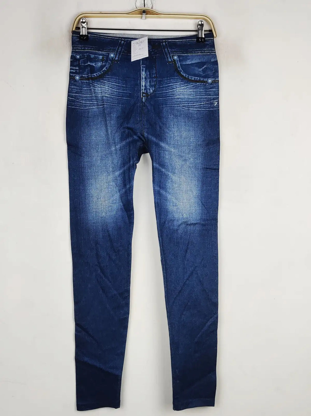 Buy online pre-used pre-loved 100% authentic & Original branded Unknown Brand (TL-784) available in Pakistan. Top international brands avilable.