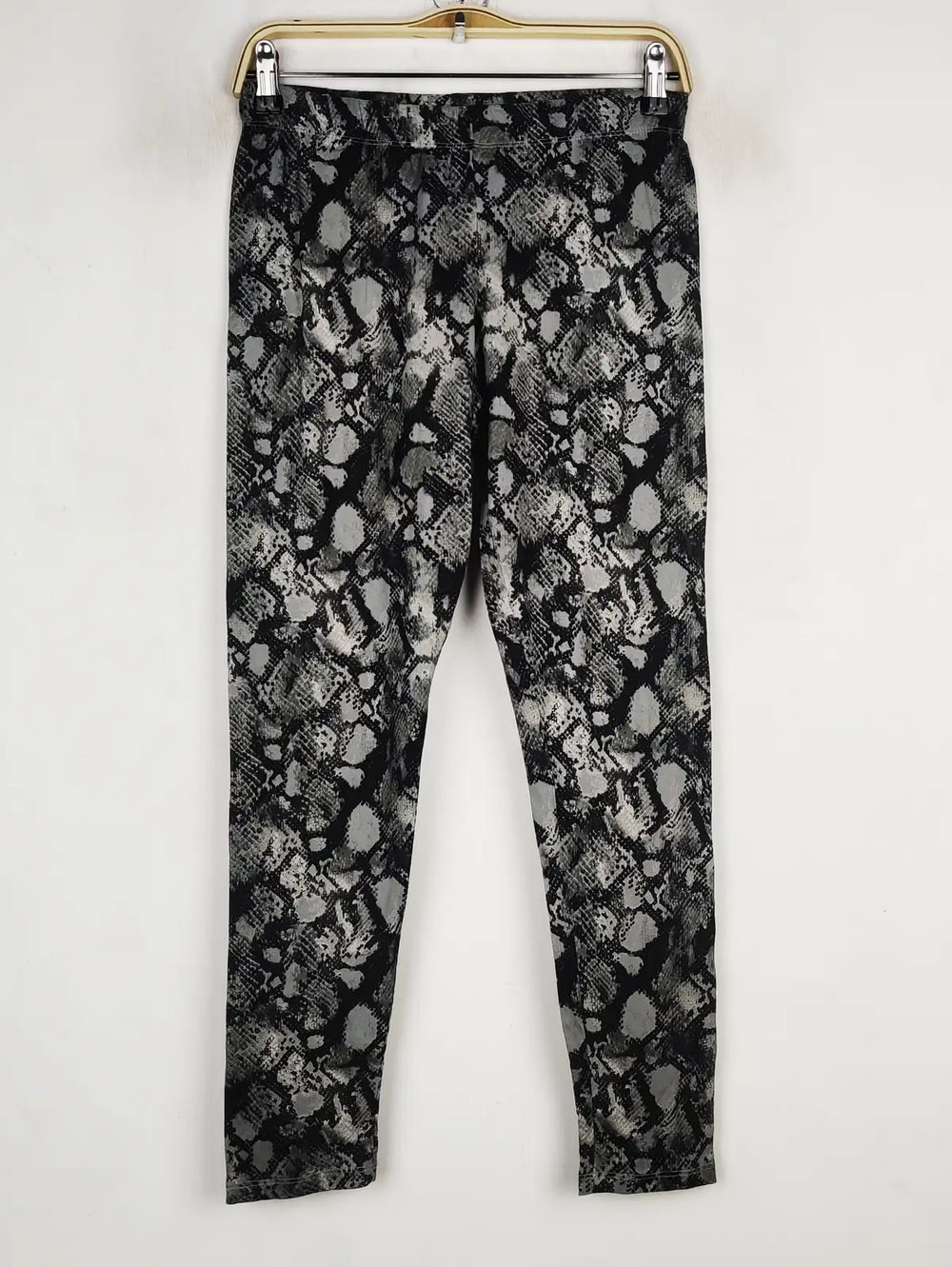 Buy online pre-used pre-loved 100% authentic & Original branded Primark (TL-808) available in Pakistan. Top international brands avilable.
