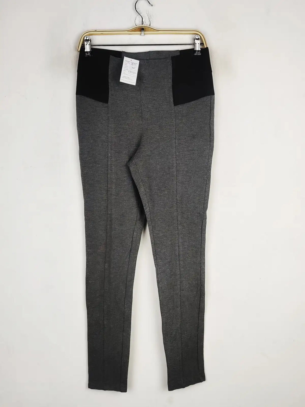 Buy online pre-used pre-loved 100% authentic & Original branded Unknown Brand (TL-824) available in Pakistan. Top international brands avilable.