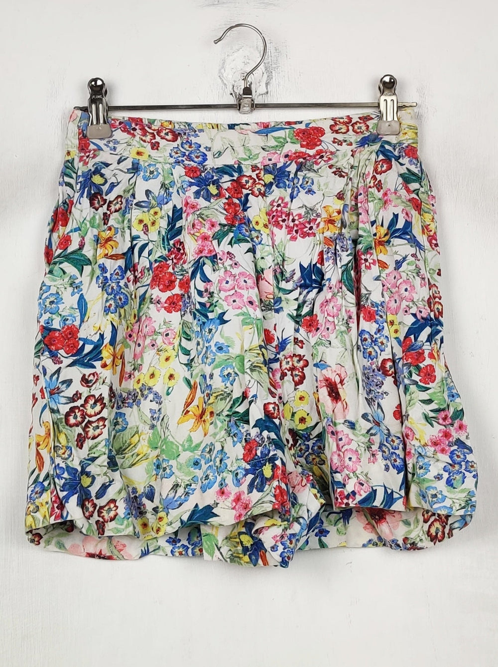 Buy online pre-used pre-loved 100% authentic & Original branded H&M (TM-05) available in Pakistan. Top international brands avilable.