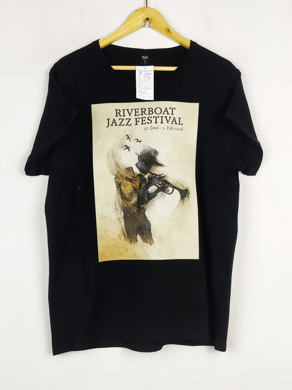 Buy online pre-used pre-loved 100% authentic & Original branded Tee Jays (TP-1544) available in Pakistan. Top international brands avilable.