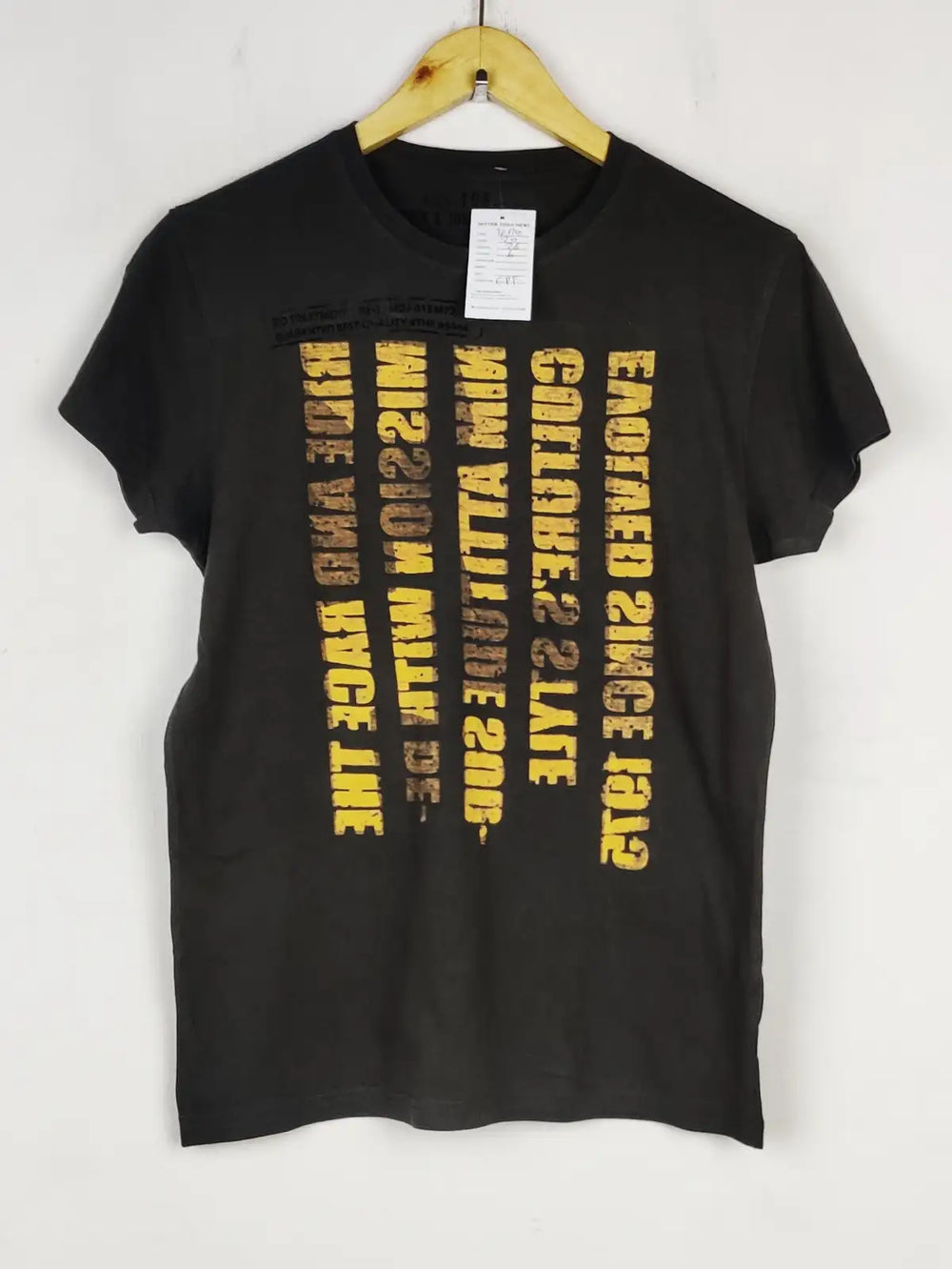 Buy online pre-used pre-loved 100% authentic & Original branded Jack & Jones (TP-1710) available in Pakistan. Top international brands avilable.