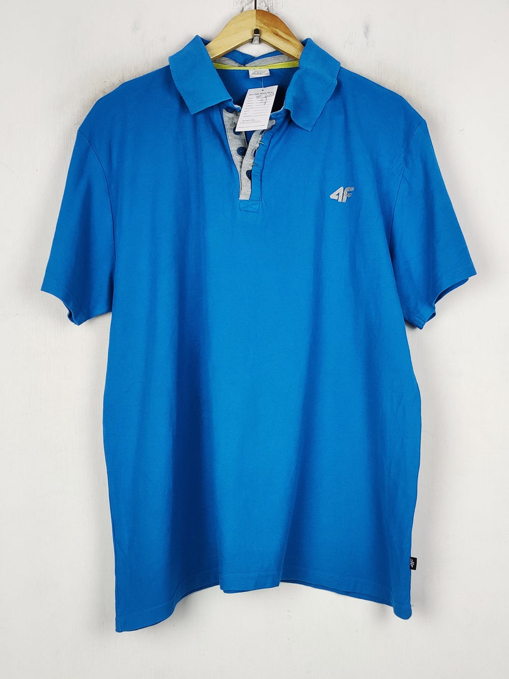 Buy online pre-used pre-loved 100% authentic & Original branded 4F (TP-2077) available in Pakistan. Top international brands avilable.