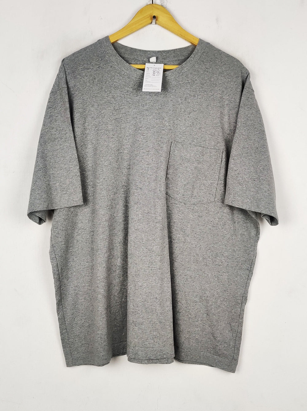 Buy online pre-used pre-loved 100% authentic & Original branded Uniqlo (TP-2124) available in Pakistan. Top international brands avilable.