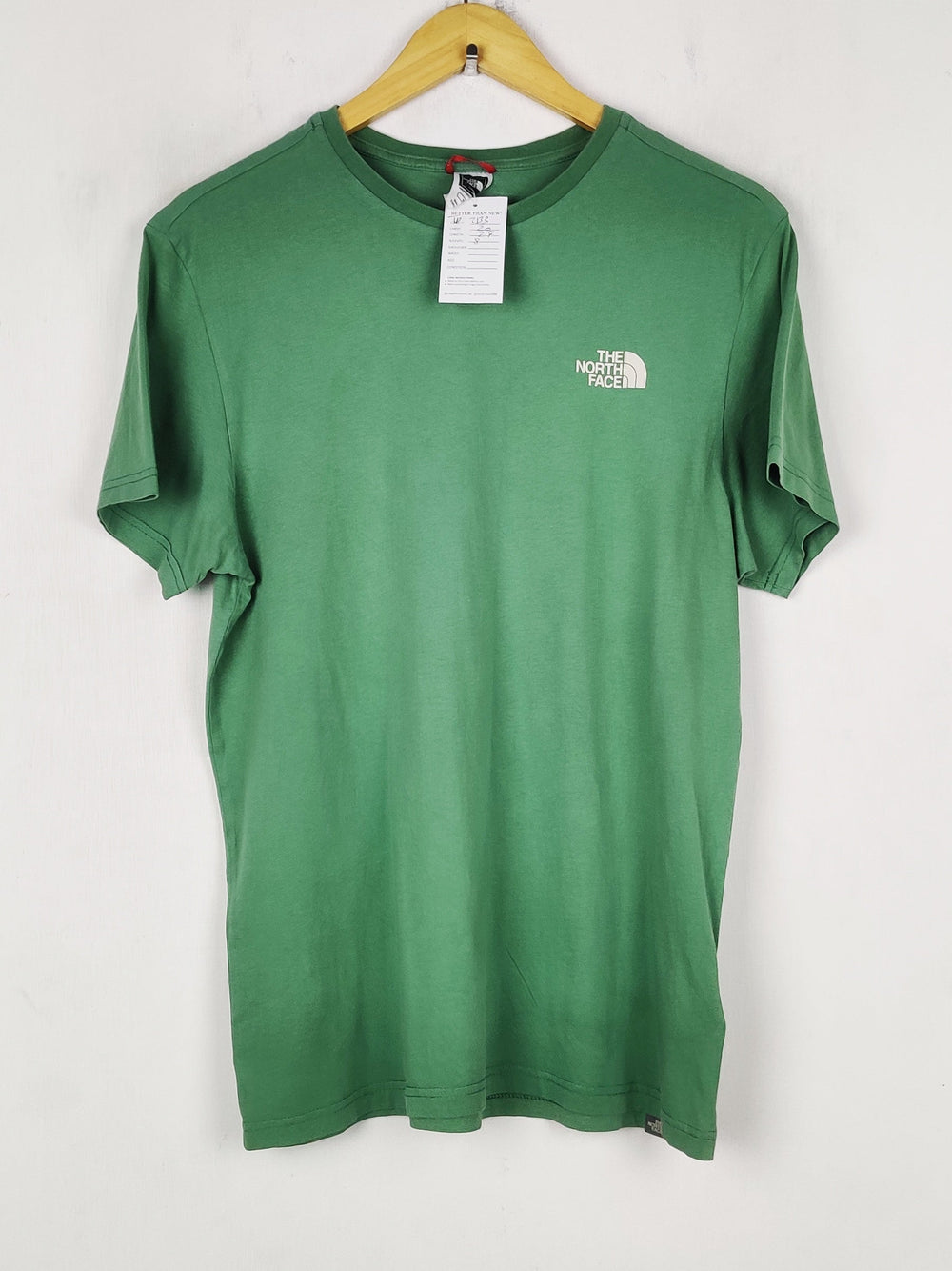 Buy online pre-used pre-loved 100% authentic & Original branded The North Face (TP-2133) available in Pakistan. Top international brands avilable.