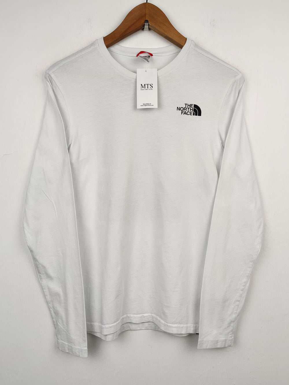 Buy online pre-used pre-loved 100% authentic & Original branded The North Face (TP-496) available in Pakistan. Top international brands avilable.