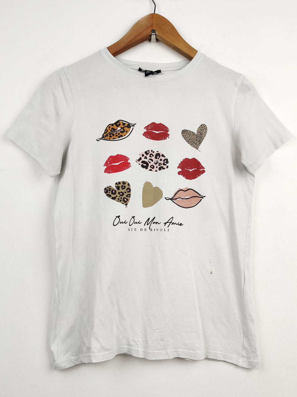 Buy online pre-used pre-loved 100% authentic & Original branded New Look (TS-1050) available in Pakistan. Top international brands avilable.