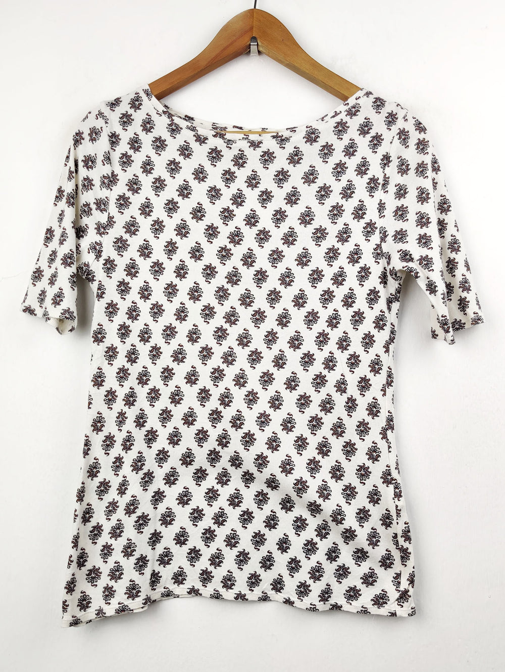 Buy online pre-used pre-loved 100% authentic & Original branded Marks & Spencer (TS-1256) available in Pakistan. Top international brands avilable.