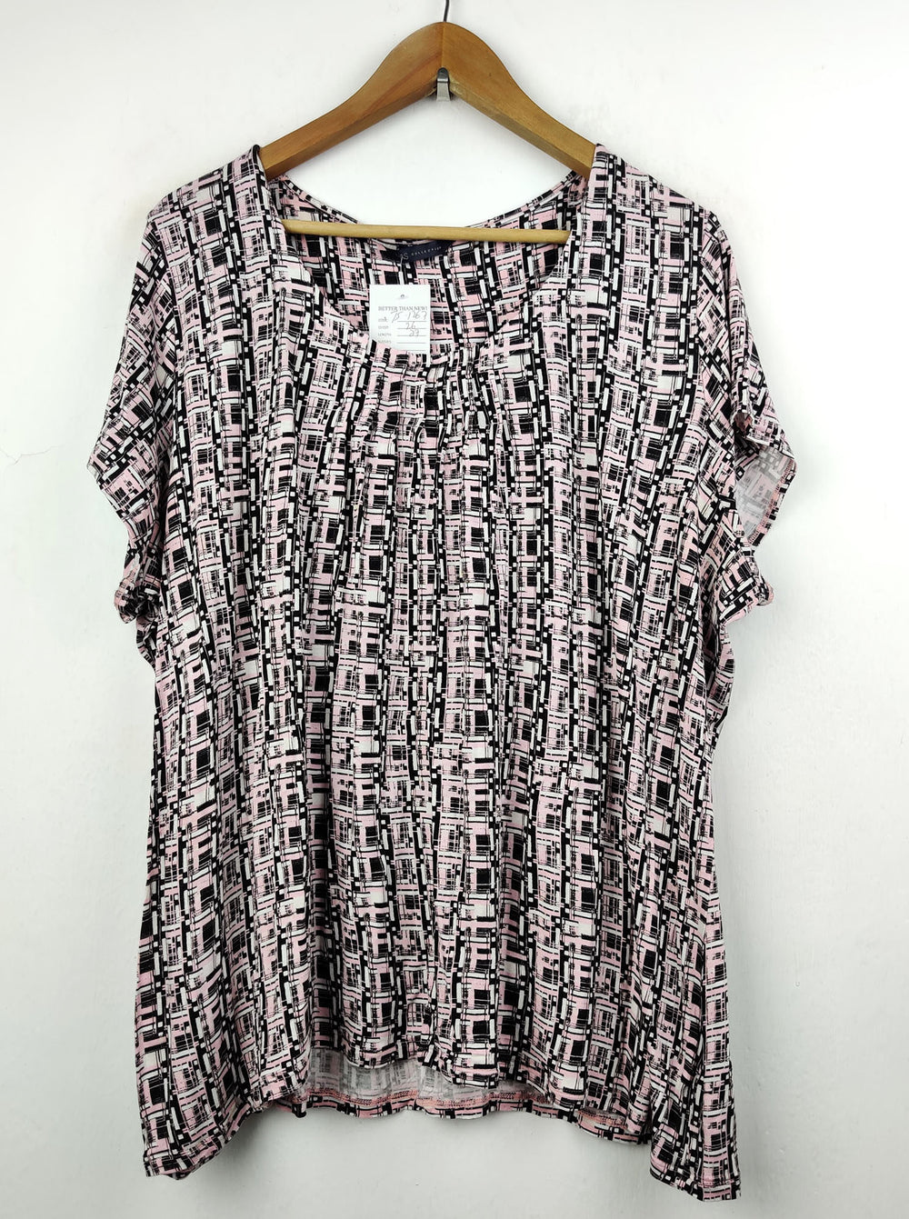 Buy online pre-used pre-loved 100% authentic & Original branded Marks & Spencer (TS-1267) available in Pakistan. Top international brands avilable.