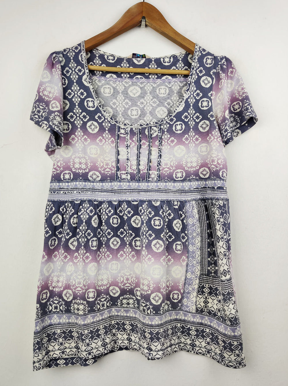 Buy online pre-used pre-loved 100% authentic & Original branded Marks & Spencer (TS-1297) available in Pakistan. Top international brands avilable.