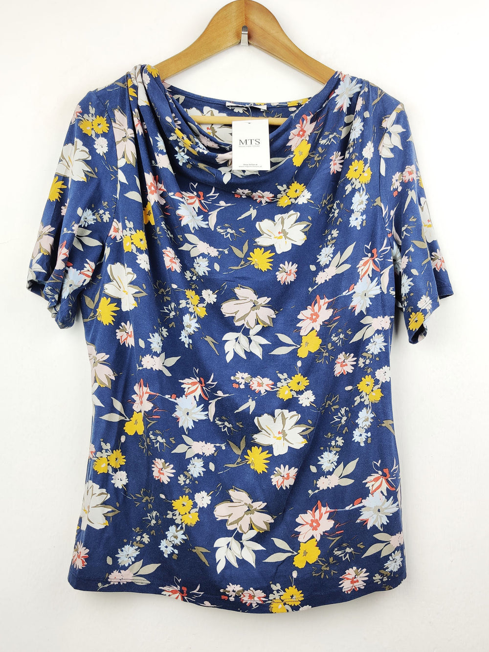 Buy online pre-used pre-loved 100% authentic & Original branded Classic (TS-1314) available in Pakistan. Top international brands avilable.