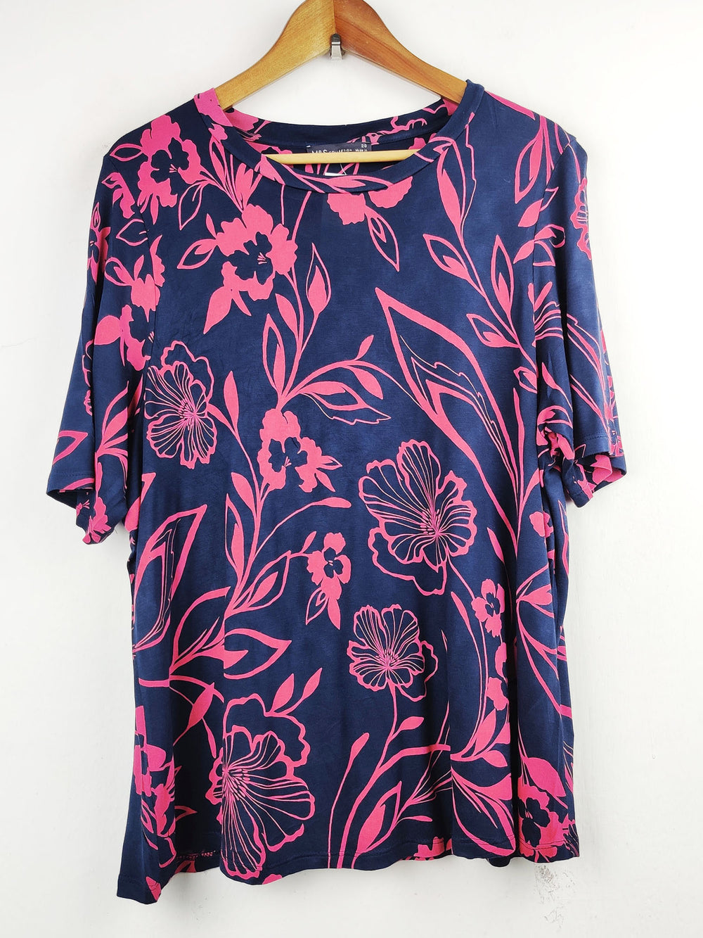 Buy online pre-used pre-loved 100% authentic & Original branded Marks & Spencer (TS-1366) available in Pakistan. Top international brands avilable.