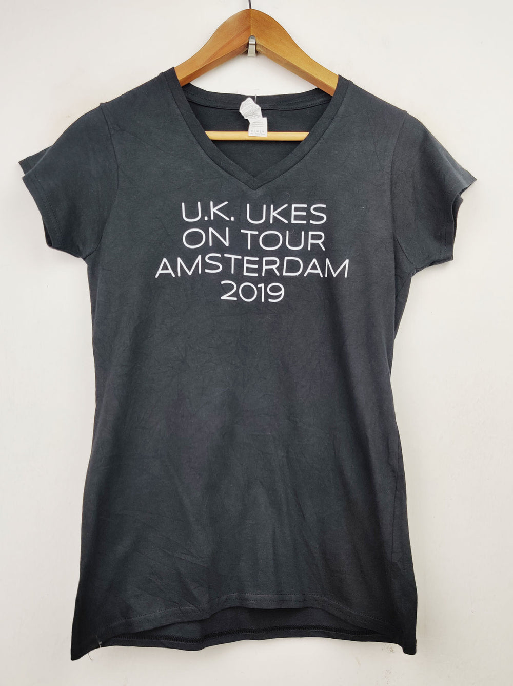 Buy online pre-used pre-loved 100% authentic & Original branded Gildan (TS-1513) available in Pakistan. Top international brands avilable.