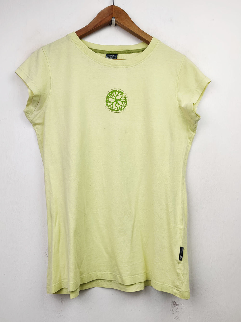 Buy online pre-used pre-loved 100% authentic & Original branded Trespass (TS-1514) available in Pakistan. Top international brands avilable.